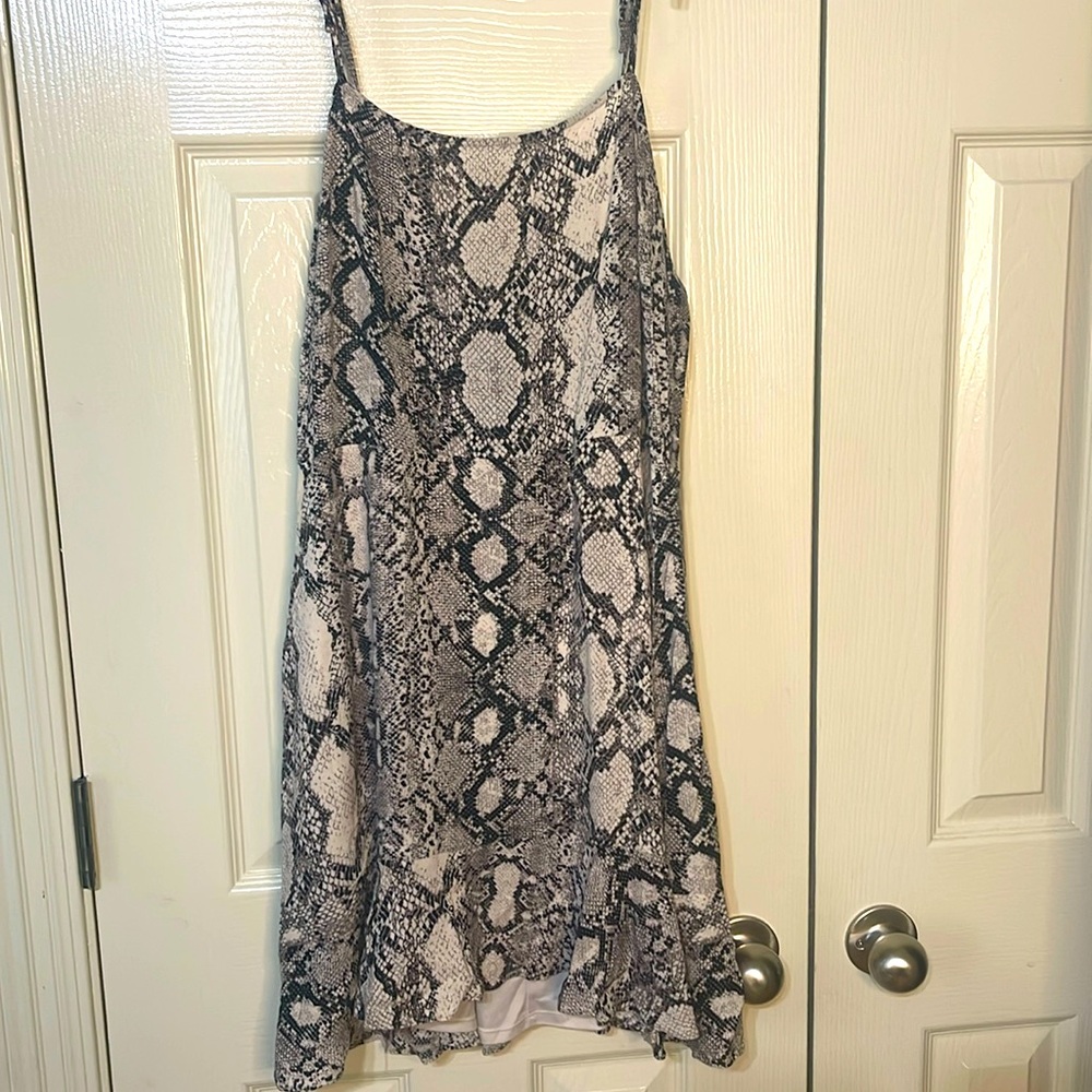 EUC animal print strappy flowy dress size large